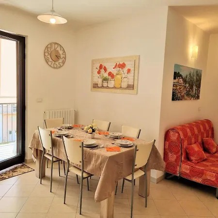 Casa Lucilla Vicino Castello E Centro Storico Apartamento